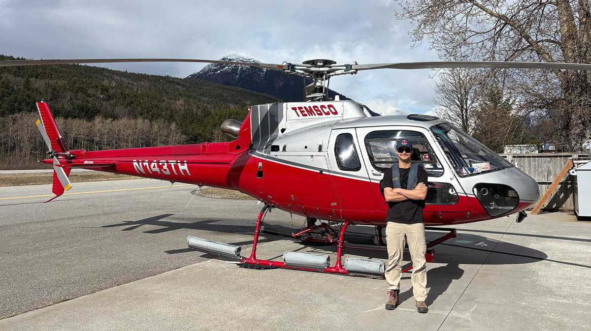 helicopter pilot salary